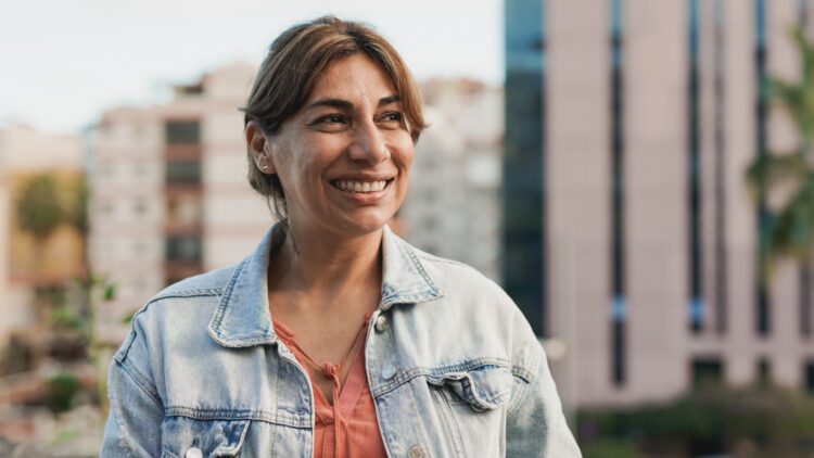 An American woman living in Spain makes a harsh criticism - "Spaniards don't know how to be good...". 1 An American woman living in Spain makes a harsh criticism