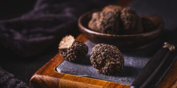 4000 dollars per kilo - the black jewel is the most profitable crop in the world and is growing in Argentina