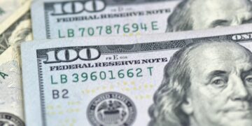 Bank accounts in the US are emptying and savings are falling to alarming levels