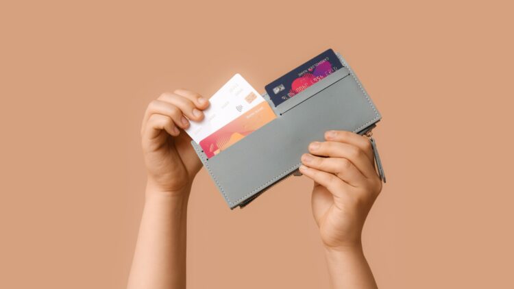 Neither your house keys nor your cell phone — these are the 10 things you must always carry in your wallet 1 Neither your house keys nor your cell phone — these are the 10 things you must always carry in your wallet