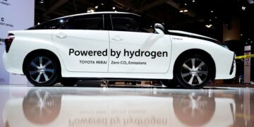 Neither gasoline nor electric, Toyota is committed to the future and preparing a unique new hydrogen refueling system that changes everything.