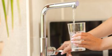 It's official - Scientists test a simple at-home method to remove microplastics from tap water - the trick comes from China