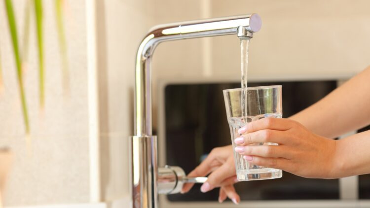 It's official - Scientists test a simple at-home method to remove microplastics from tap water - the trick comes from China 1 It's official - Scientists test a simple at-home method to remove microplastics from tap water - the trick comes from China