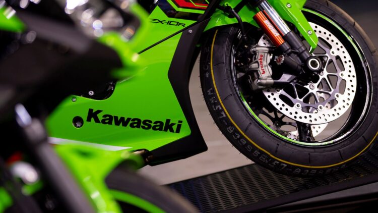 No Electricity or Gasoline - Japan Launches a 22nd Century Motorcycle - The End of Traditional Engines