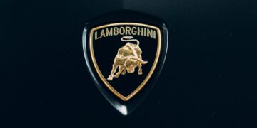 Goodbye to gasoline-powered cars - Lamborghini surprises with this 2000 hp electric vehicle that changes the course of history