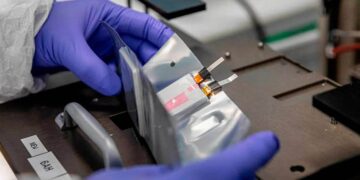 Scientists finally put an end to electric car batteries - this new electrolyte changes everything - they now last much longer and are safer