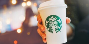 Goodbye Starbucks - $50 million compensation for throwing a burning coffee over this man