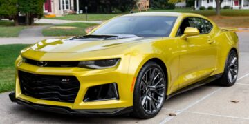 650 hp and manual transmission - this guy buys this vintage Chevy Camaro ZL1 at an auction and sells it after 10 miles - here's what happens