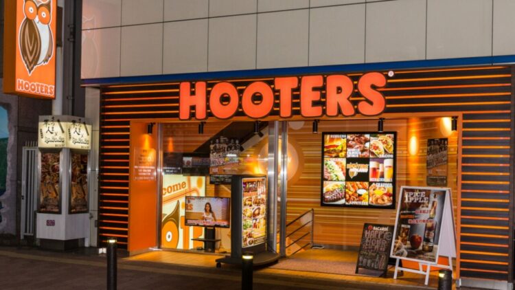 Saying goodbye to a popular restaurant chain in the US - Hooters closes a large number of restaurants due to bankruptcy