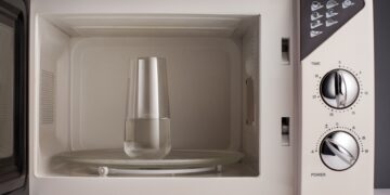 Almost no one knows this - the FDA confirms that this is how liquids should be heated in the microwave to avoid serious accidents