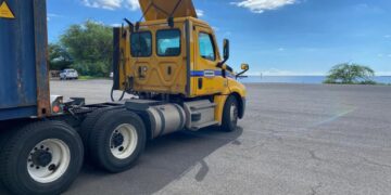 Say goodbye to 60 mph - Bill HB229 seeks to reduce the maximum speed of vehicles over 10,000 pounds on Hawaii's highways