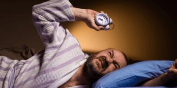 Bad news if you snooze - Experts explain why this practice doesn't help you sleep better - It disrupts your sleep cycles and makes you feel more exhausted