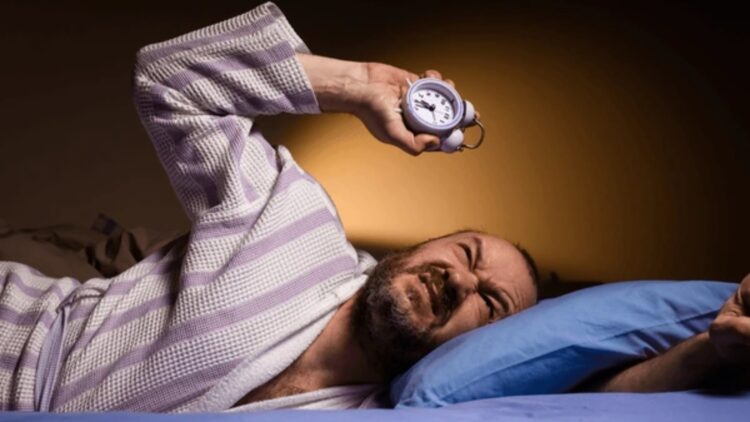 Bad news if you snooze - Experts explain why this practice doesn't help you sleep better - It disrupts your sleep cycles and makes you feel more exhausted