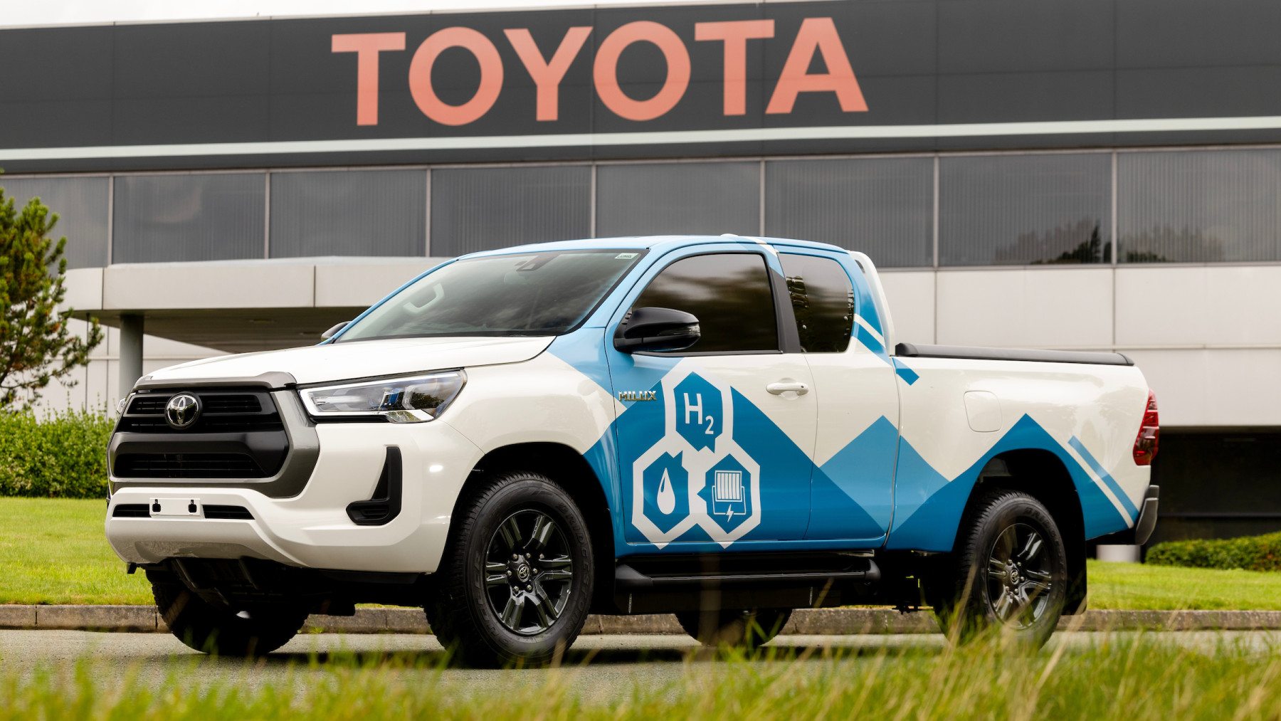 Toyota's Blue Engine Revolution: Embracing Hydrogen for Sustainable Driving