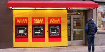 $125 to all Wells Fargo customers who open a new Clear Access account and also meet this requirement