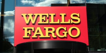 Phishing Alert - Criminals are using social engineering to steal Wells Fargo customers' banking information through fake messages