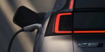 Say goodbye to the traditional engine — Volvo has launched the new XC70, a plug-in hybrid SUV that promises to revolutionize sustainable mobility