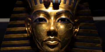 Neither gold nor copper - ancient Egyptians used meteorite iron in sacred objects and now science confirms its interstellar origin