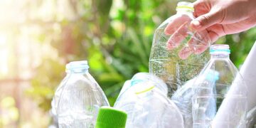 Goodbye to polluting plastic - how a plastic that is “alive” could be the ultimate solution to pollution - regenerates itself