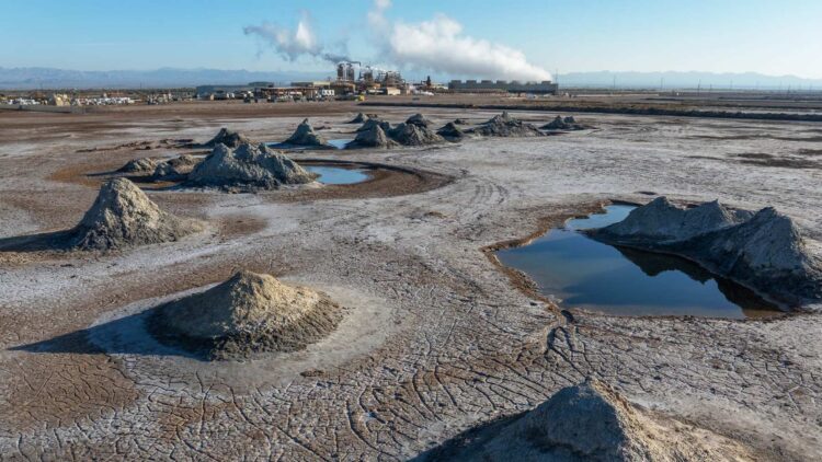 Neither oil nor tourism - mining emerges as the key to economic progress in resource-rich regions 1 Neither oil nor tourism - mining emerges as the key to economic progress in resource-rich regions