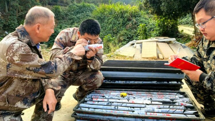 It's official—geologists have discovered the largest gold deposit ever recorded, with a value of over $80 billion in minerals 1 It's official—geologists have discovered the largest gold deposit ever recorded, with a value of over $80 billion in minerals