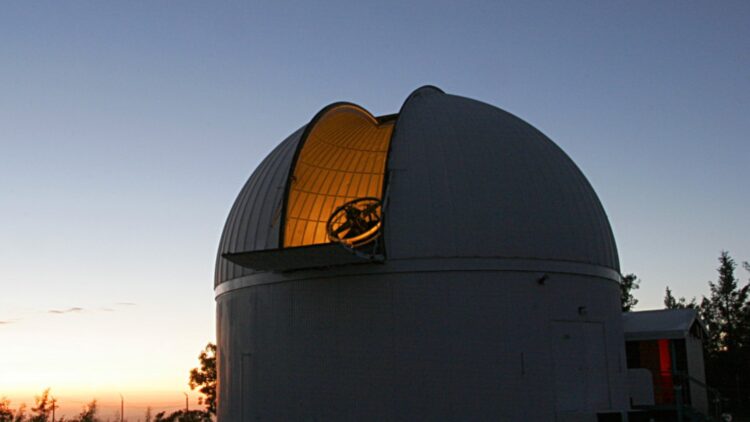 Neither planet nor asteroid - mysterious object moving 2 billion km from the Sun detected and its origin still baffles astronomers 1 Neither planet nor asteroid - mysterious object moving 2 billion km from the Sun detected and its origin still baffles astronomers