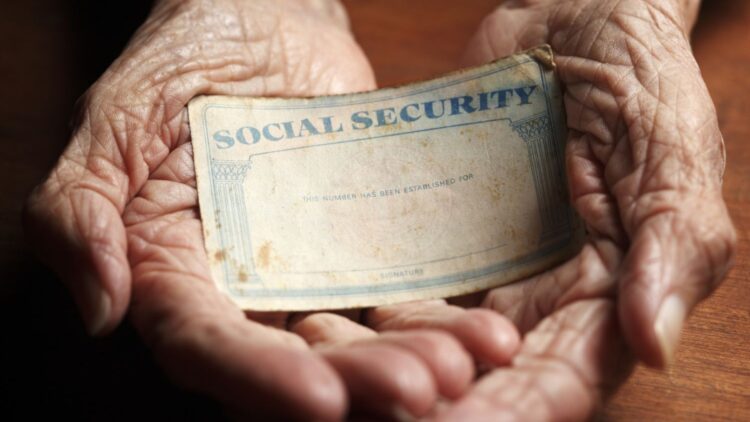 Neither 65 nor 67 - this will be the new age for collecting 100% Social Security in 2026 and this is how it affects you directly 1 Neither 65 nor 67 - this will be the new age for collecting 100% Social Security in 2026 and this is how it affects you directly