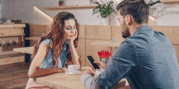 Goodbye to this common habit - technology experts warn why you should never leave your cell phone face up on the table