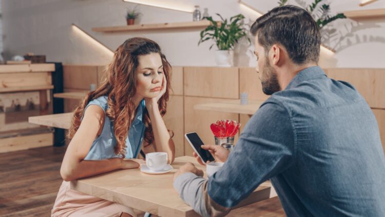 Goodbye to this common habit - technology experts warn why you should never leave your cell phone face up on the table