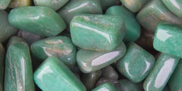 Goodbye to gold and platinum—this little-known gem costs hundreds of dollars per carat and is only found in Sri Lanka