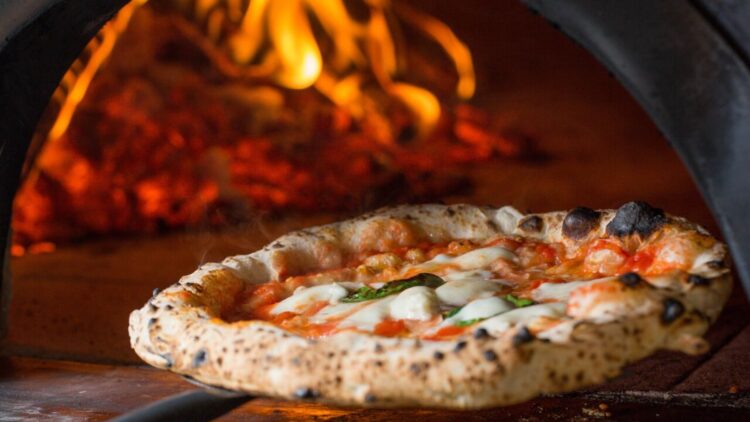 Farewell to a historic brand - This frozen pizza company declares bankruptcy and closes operations leaving everyone speechless