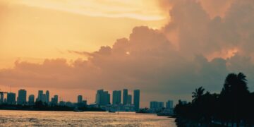 Confirmed - Saharan dust cloud reaches U.S. and could directly influence hurricanes