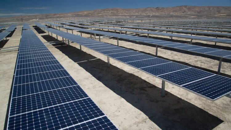 No oil, no gas - This U.S. state covers itself with thousands of solar panels and bets everything on the sun - 750,000 solar panels 1 No oil, no gas - This U.S. state covers itself with thousands of solar panels and bets everything on the sun - 750,000 solar panels