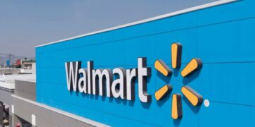 Bad news - Walmart freezes hiring of thousands of skilled workers following new $100,000 tariff imposed by U.S. Govt.