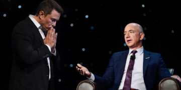Goodbye to polluting industry on Earth - Jeff Bezos proposes moving it into space and leaving the planet alone for living