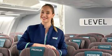 A cabin crew member's tricks to endure long flights - “You have to stretch every hour”