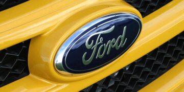 Goodbye to the myth of supercars—Ford's electric SuperVan breaks the Corvette ZR1's record at the Nürburgring and redefines speed on four wheels