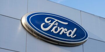Confirmed - Ford recalls more than 200,000 vehicles for a rear camera failure that can lead to crashes