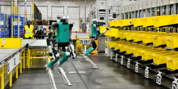 Goodbye to humans in warehouses - Amazon rolls out new autonomous robots in the UK and accelerates full automation