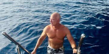 Bad news for the environment—Jeff Bezos' superyacht docks in Portland and highlights its ecological footprint