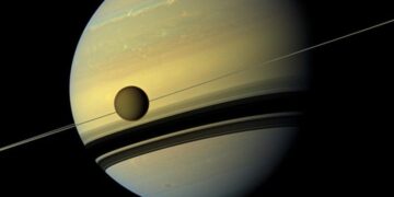 NASA in shock - Titan could harbor life, but its entire biosphere would weigh as little as a small dog