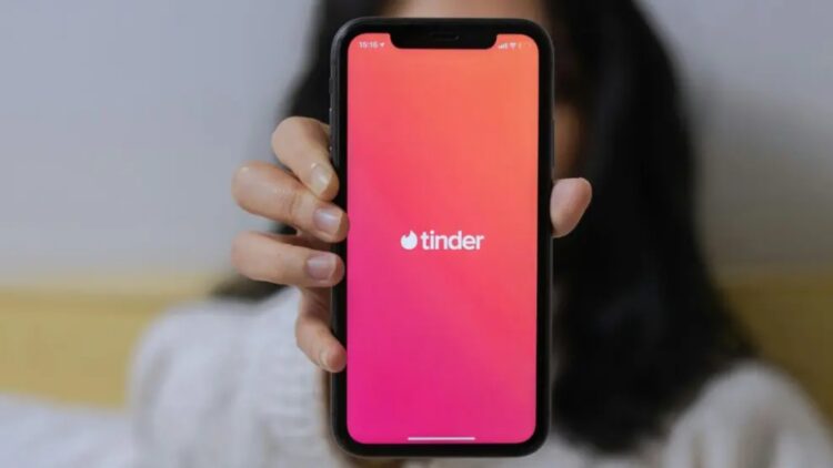Goodbye to fake profiles on Tinder - Face Check, the system that scans your face to confirm it's you, has already been implemented in California