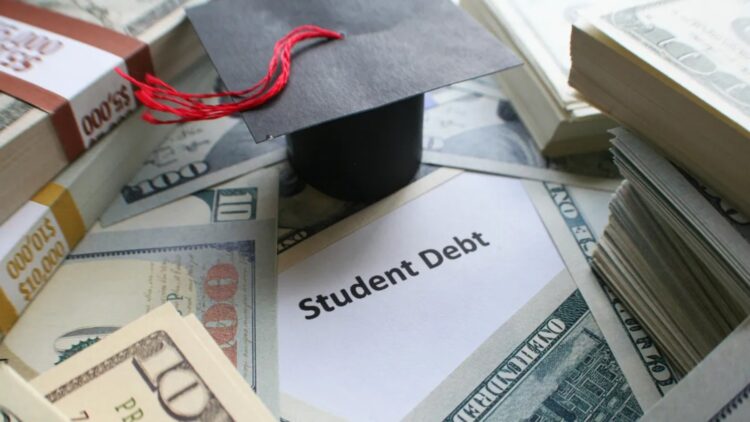 Bad news for thousands of U.S. seniors. - thousands of retirees could lose up to 15% on this overlooked debt 1 Bad news for thousands of U.S. seniors. - thousands of retirees could lose up to 15% on this overlooked debt