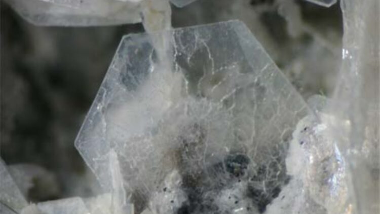 Confirmed by the scientific community—an extraterrestrial mineral found in a meteorite breaks known laws by expanding in an unusual way when heated