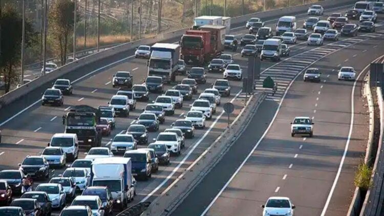 Goodbye to EV benefits—electric vehicle drivers will lose the right to use the carpool lane with EPA stickers 1 Goodbye to the HOV lane as you know it—starting in October, Arizona will change its regulations for driving in these lanes with electric vehicles—here's how it will affect you