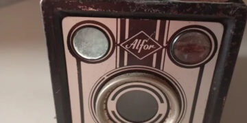 A man buys a second-hand camera for $2.50 and discovers an incredible surprise inside