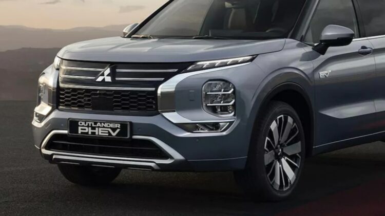 Goodbye to Mitsubishi—recalls nearly 92,000 Outlanders after detecting risk of rear door suddenly falling off; these are the affected models 1 Goodbye to Mitsubishi—recalls nearly 92,000 Outlanders after detecting risk of rear door suddenly falling off; these are the affected models