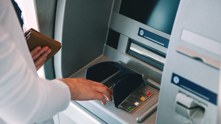 Revealing the trap of ATMs in tourist areas—the button you should never touch if you don't want to be overcharged in fees 1 Revealing the trap of ATMs in tourist areas—the button you should never touch if you don't want to be overcharged in fees