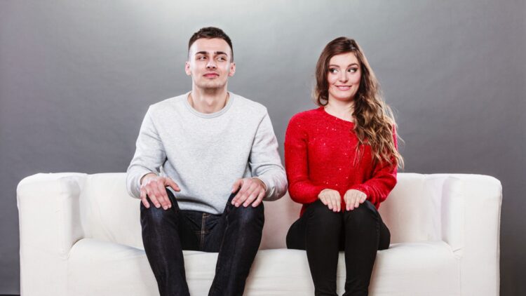 Goodbye to awkward silences—the simple phrase experts recommend to end any conversation politely and without offending anyone 1 Goodbye to awkward silences—the simple phrase experts recommend to end any conversation politely and without offending anyone