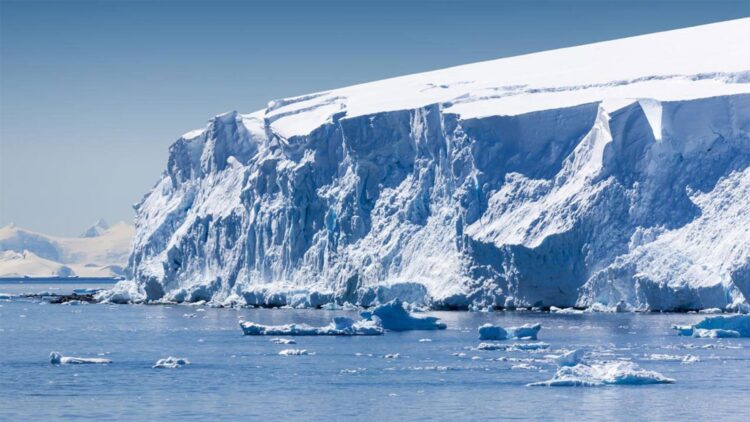 Global alarm—ocean water found to be penetrating kilometers beneath Antarctica's ‘Doomsday Glacier,’ accelerating melting that could raise sea levels by more than 3 meters
